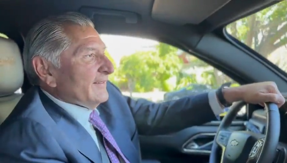 adan-augusto-al-volante