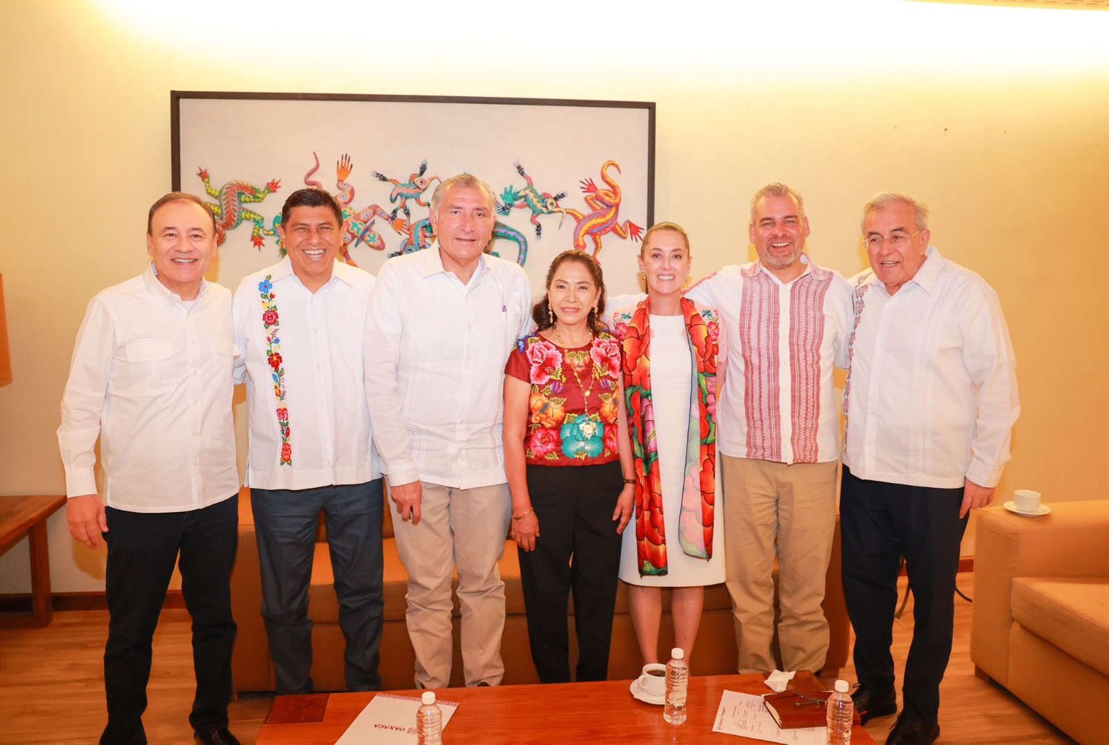 Sheinbaum y gobernadores 4T